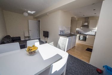 3 bed flat, Deacon House, Near university, Leicester, LE27EF - Image 8